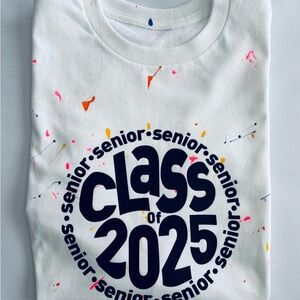Congratulate your Graduate with this vibrant colorful Tee Shirt